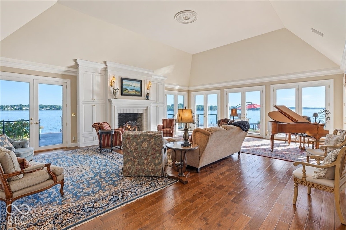 9652 Nautilus Circle, Indianapolis, IN 46256