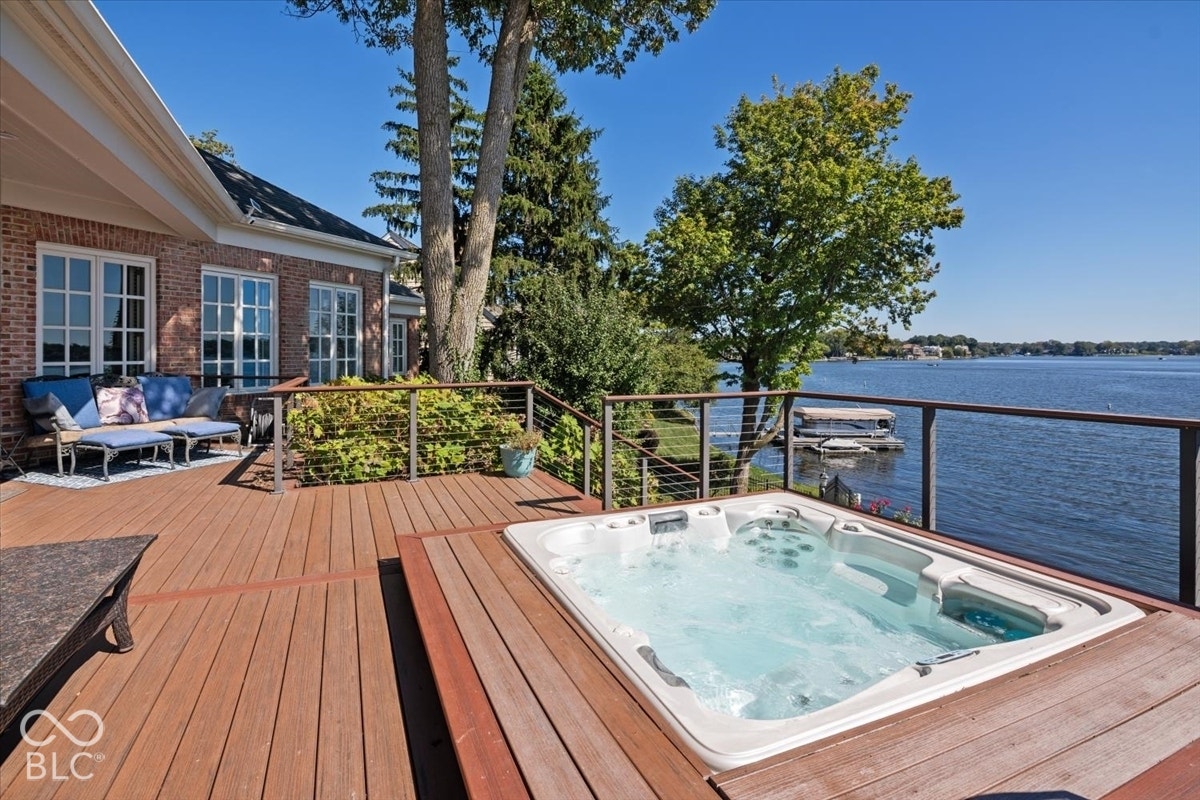 9652 Nautilus Circle, Indianapolis, IN 46256