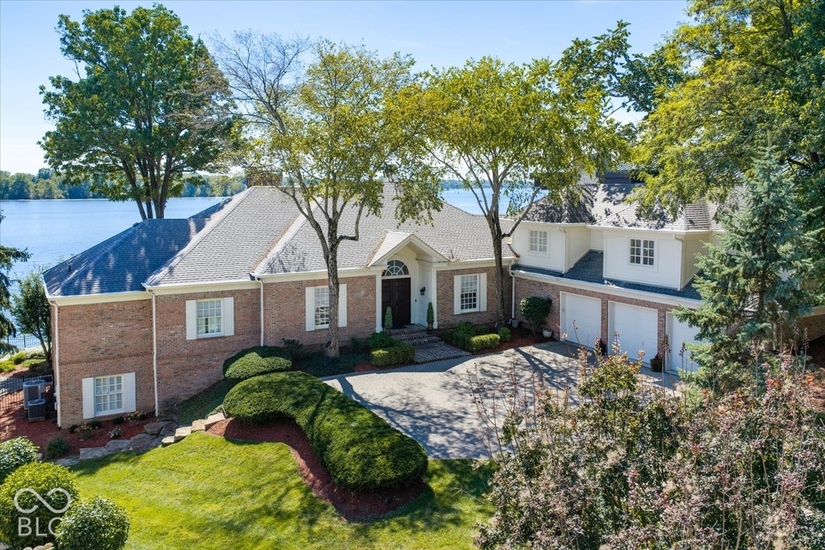 9652 Nautilus Circle, Indianapolis, IN 46256
