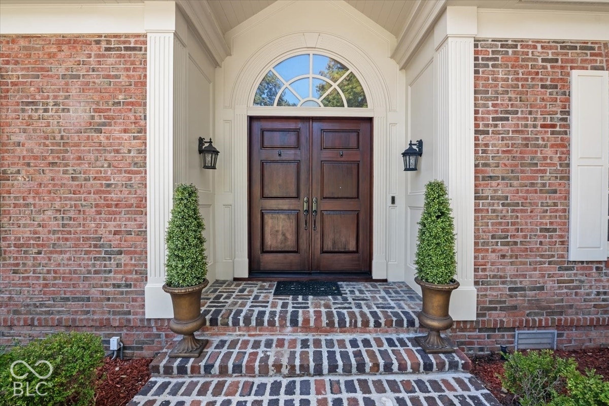 9652 Nautilus Circle, Indianapolis, IN 46256