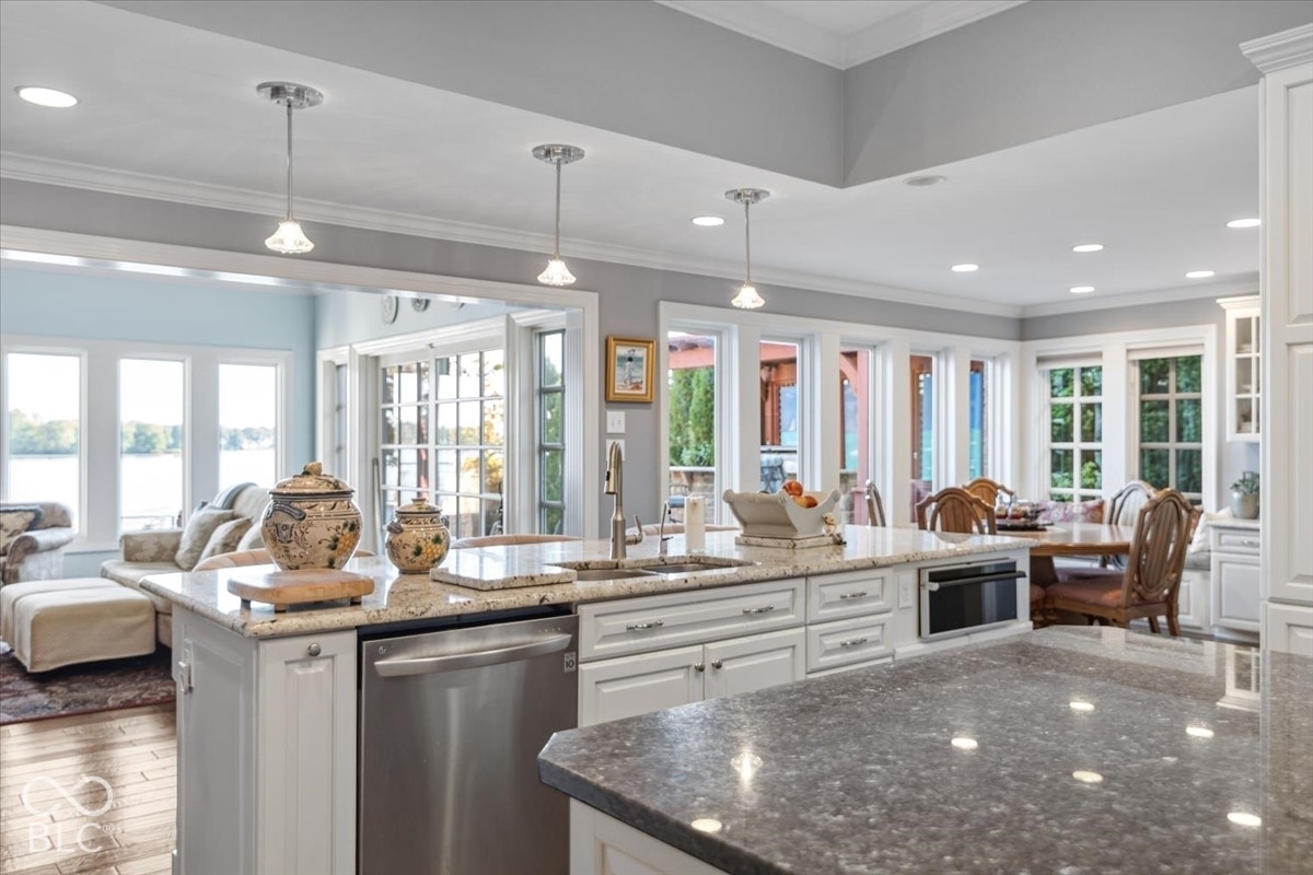 9652 Nautilus Circle, Indianapolis, IN 46256