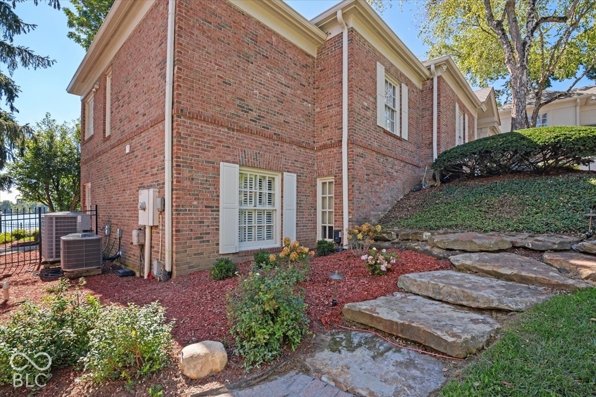 9652 Nautilus Circle, Indianapolis, IN 46256