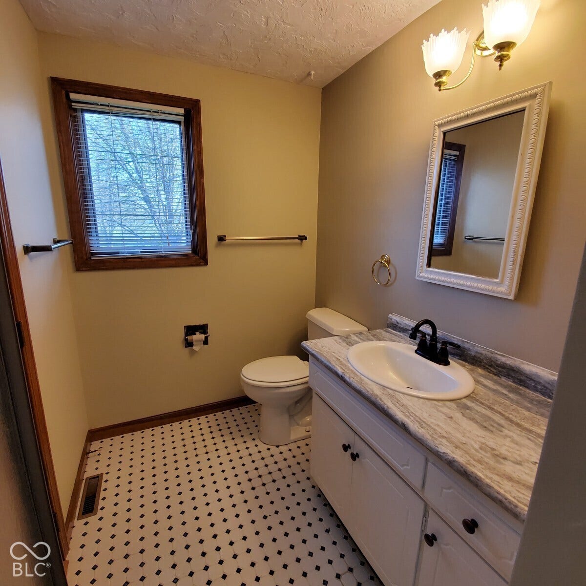 4720 Mounds Road, Anderson, IN 46017