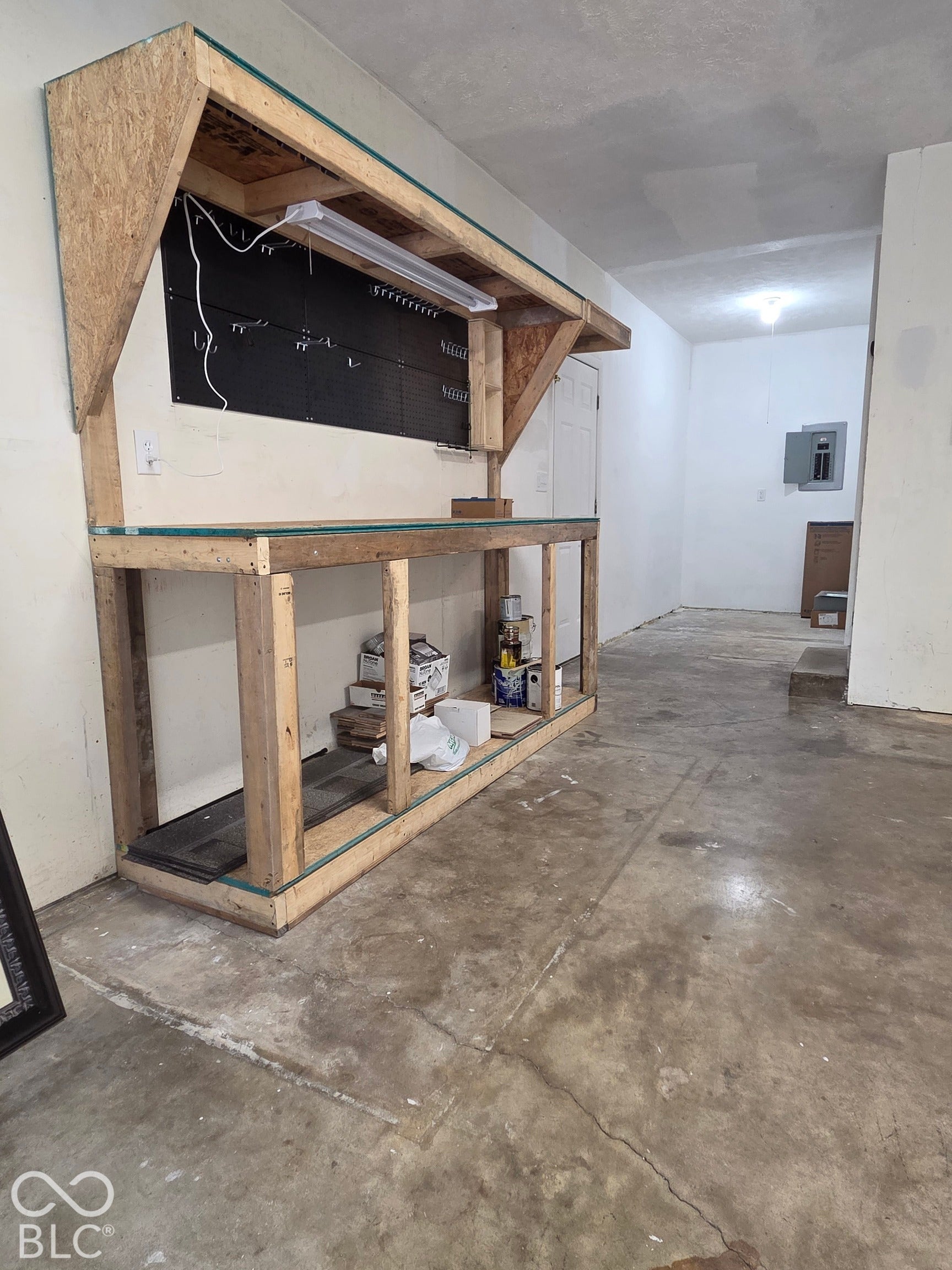 6614 Weil Drive, Brownsburg, IN 46112 Workbench in garage.