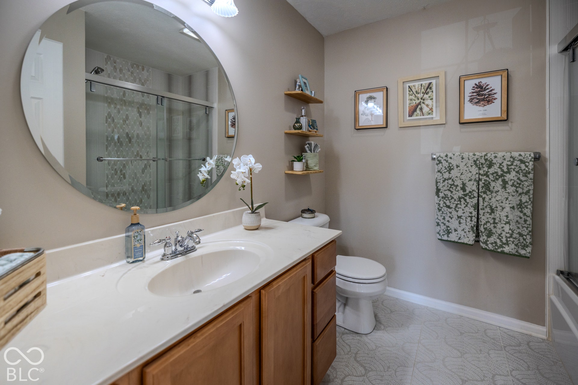12046 Cowboys, Fishers, IN 46037 The large main bath offers a tub/shower combination that has been nicely updated.