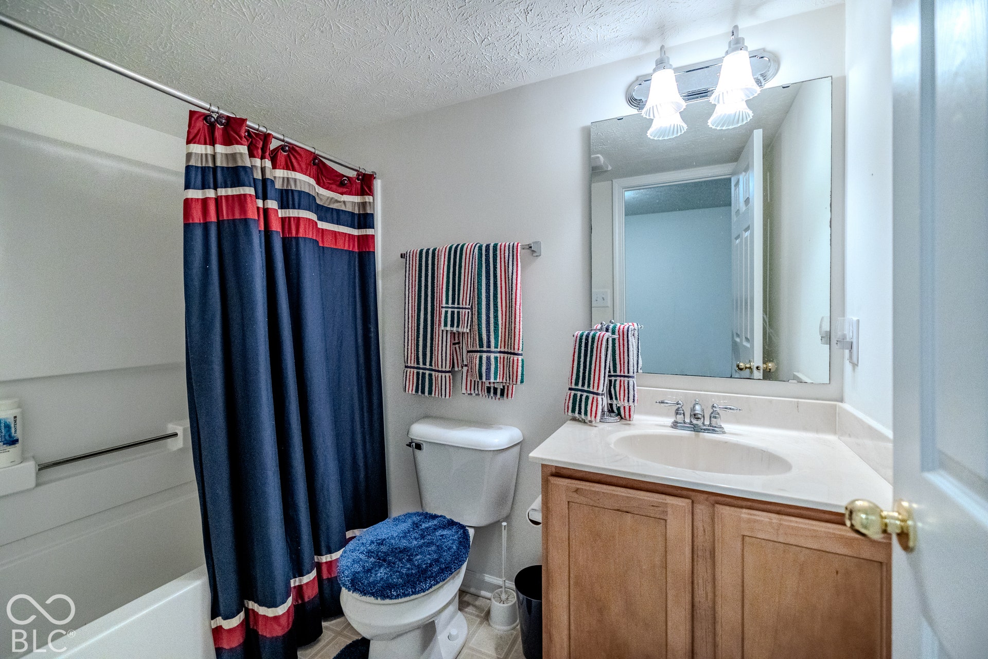 12046 Cowboys, Fishers, IN 46037 The basement bath is spacious and offers a tub/shower combo.