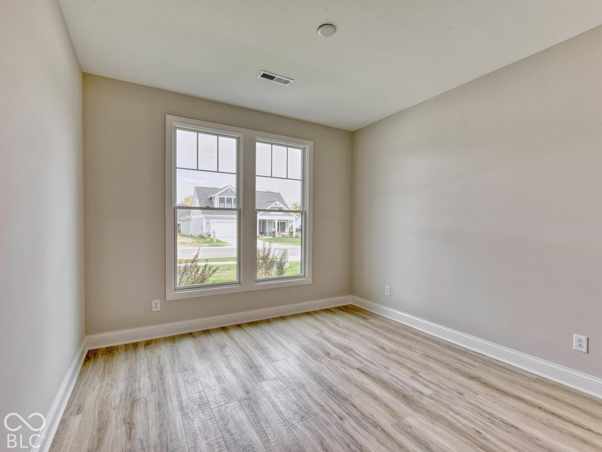 Guest bedroom