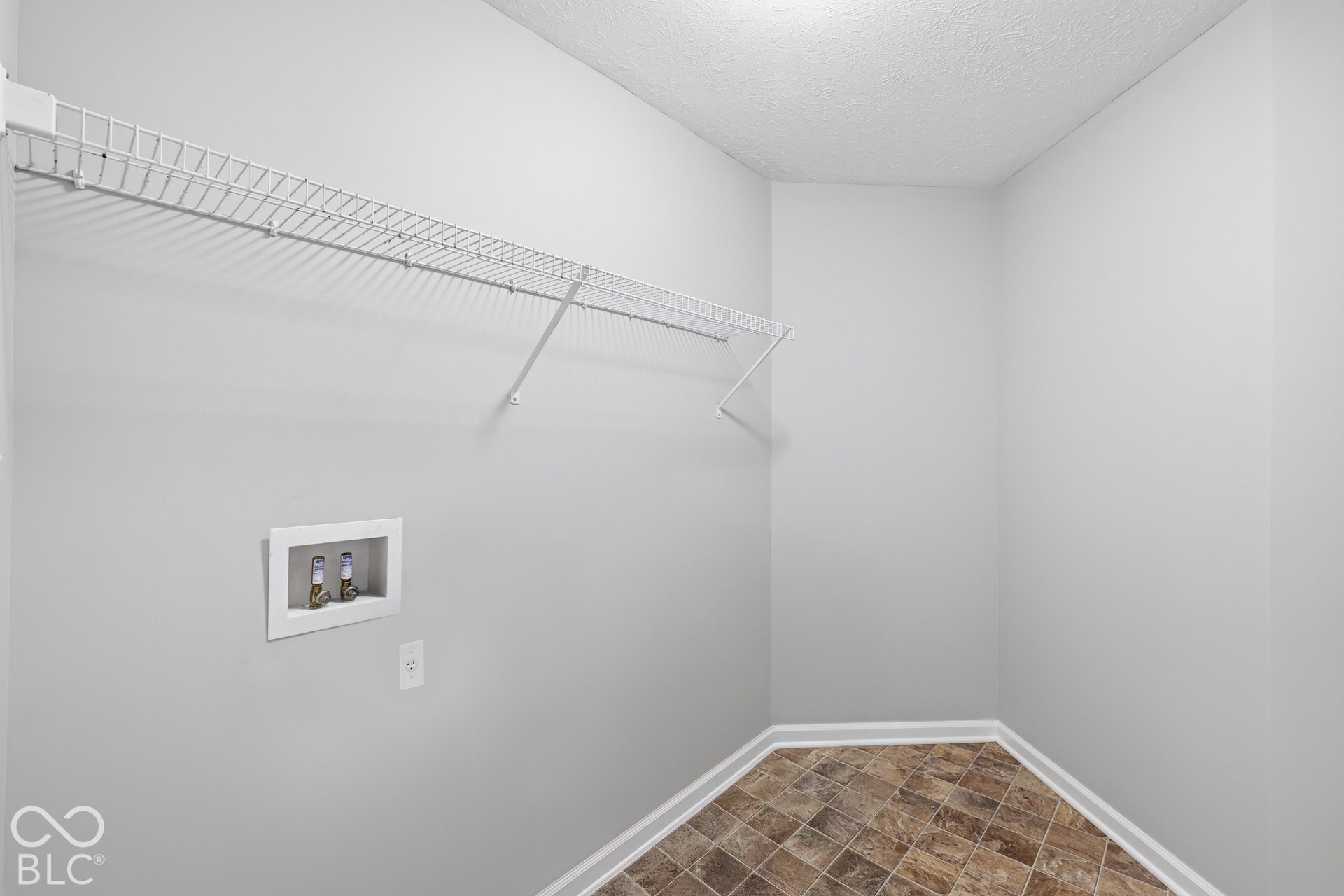 8110 Eskerban Drive, Avon, IN 46123