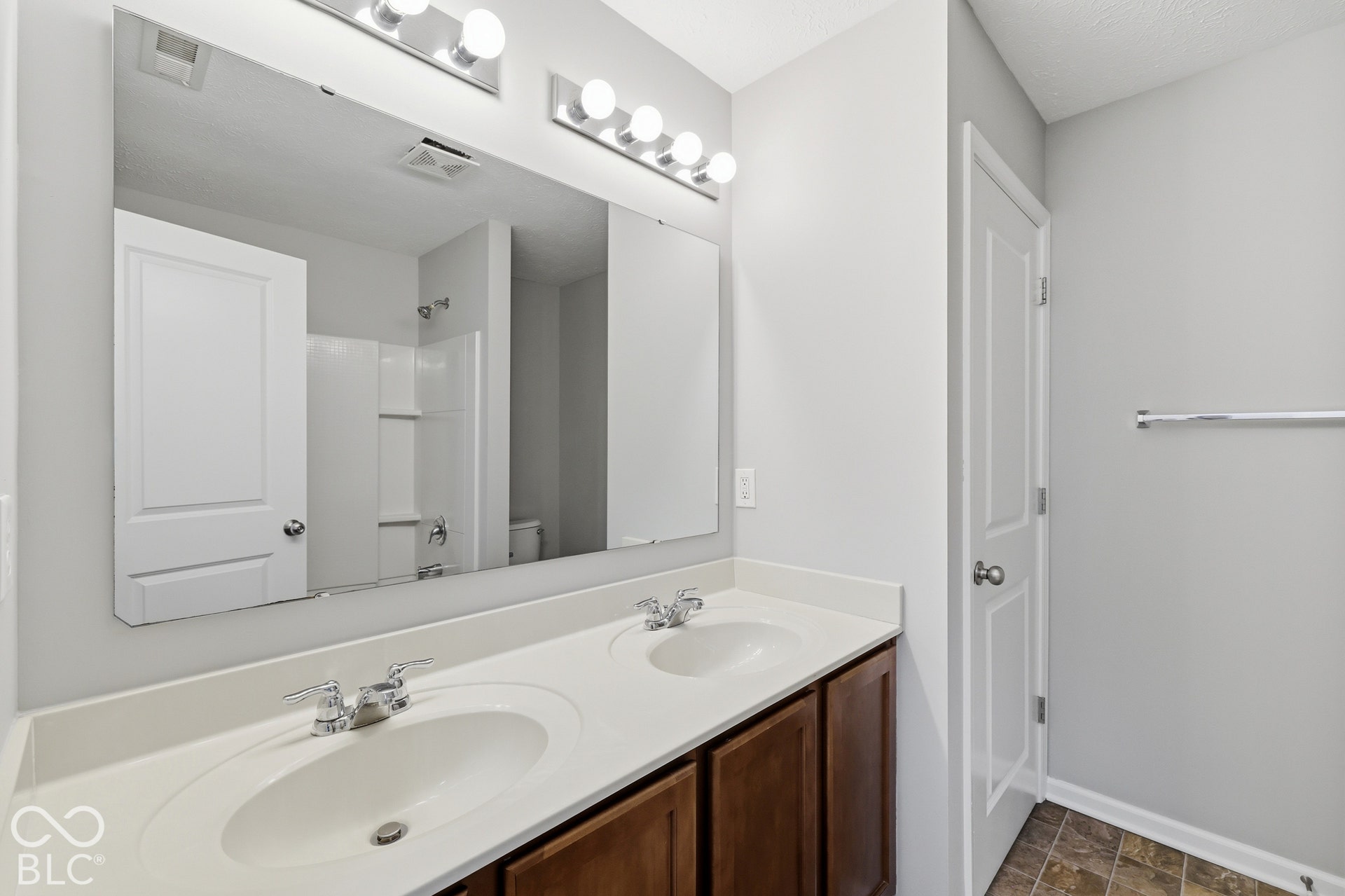 8110 Eskerban Drive, Avon, IN 46123