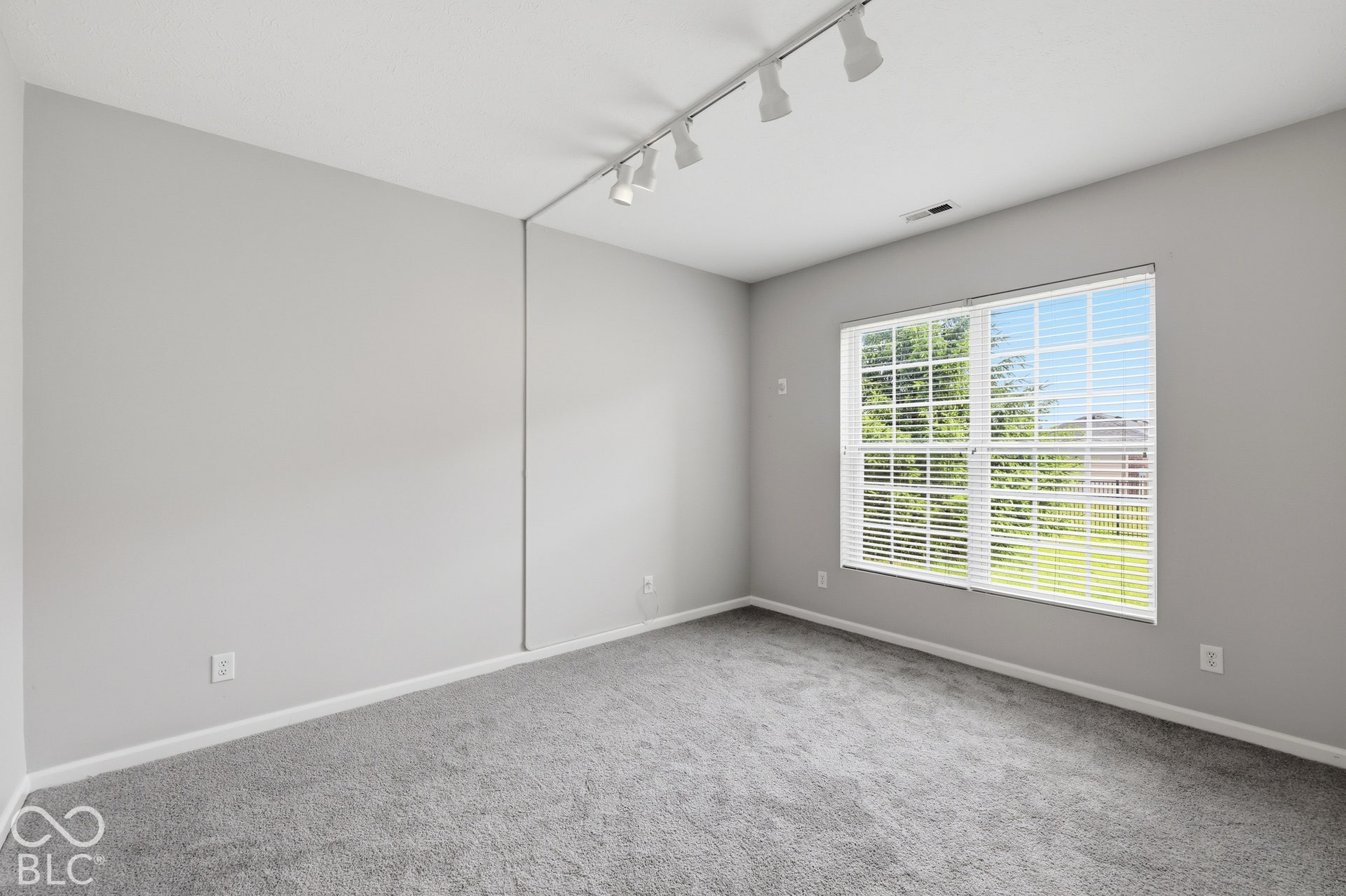8110 Eskerban Drive, Avon, IN 46123