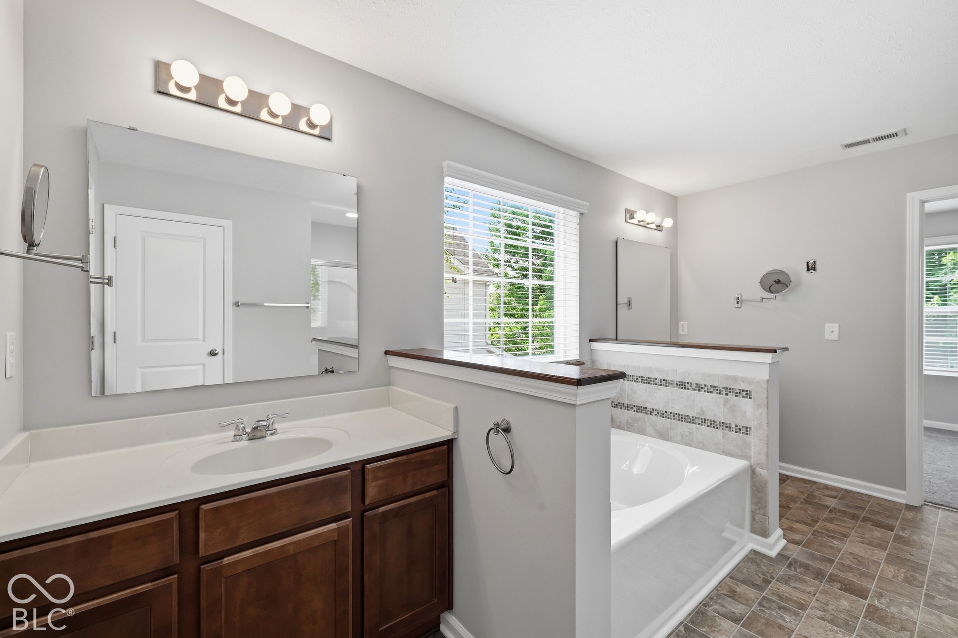 8110 Eskerban Drive, Avon, IN 46123