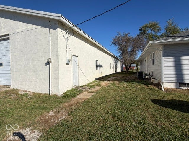 8499 S State Road 71, Dana, IN 47847