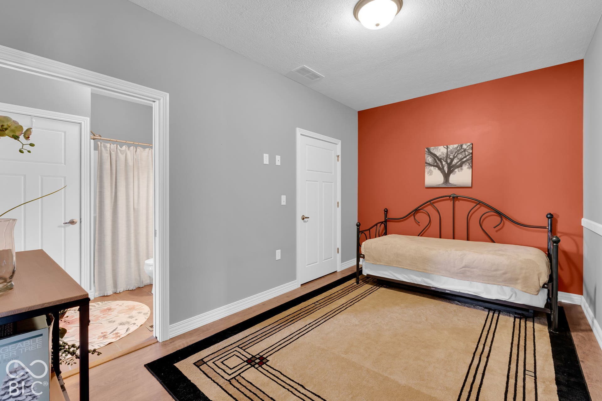 2nd Bedroom with direct access to 2nd full bathroom.