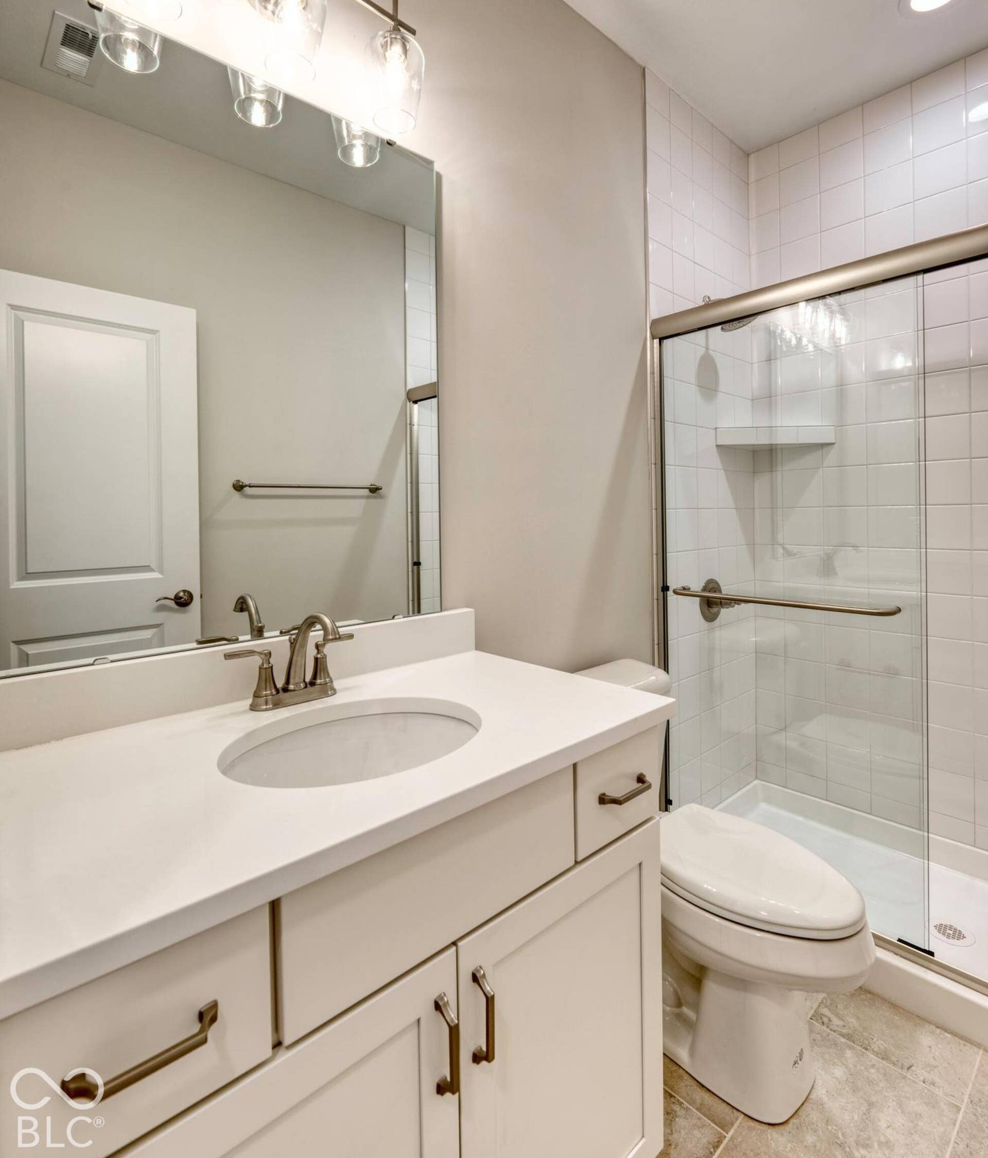 17295 Hickory Hollow Ridge, Noblesville, IN 46062 Guest Bathroom