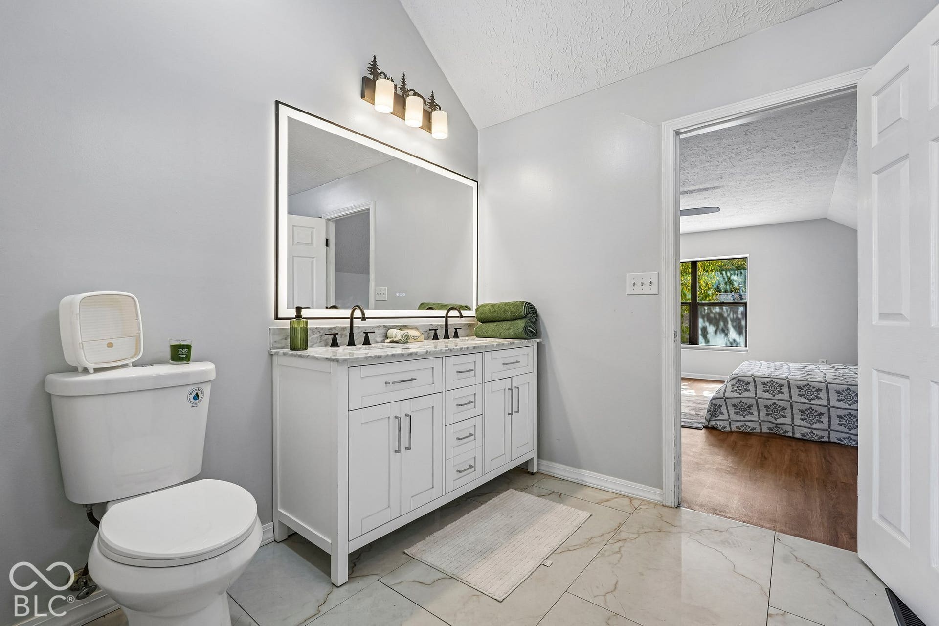 2943 Horse Hill West Drive, Indianapolis, IN 46214 Bathroom