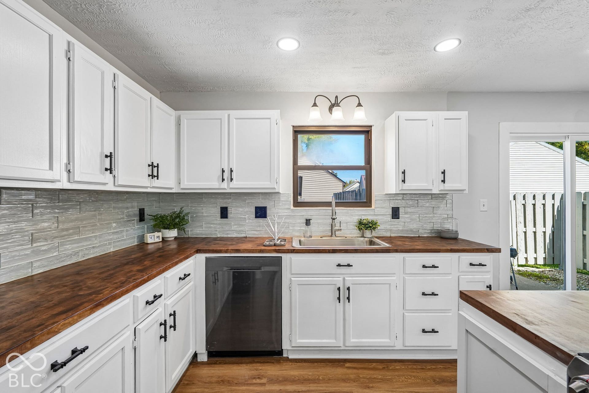 2943 Horse Hill West Drive, Indianapolis, IN 46214 Kitchen