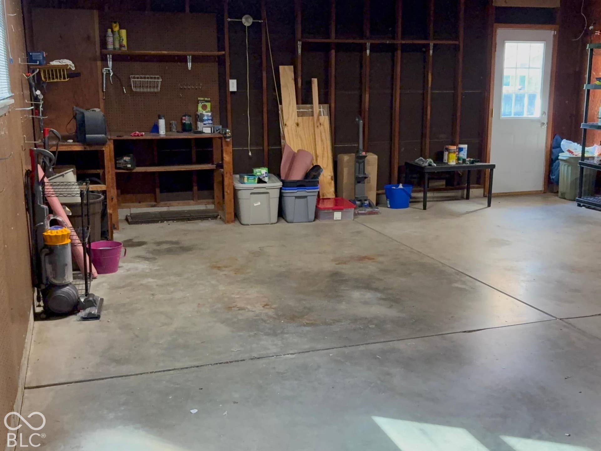 2820 Jordan Drive, Columbus, IN 47203