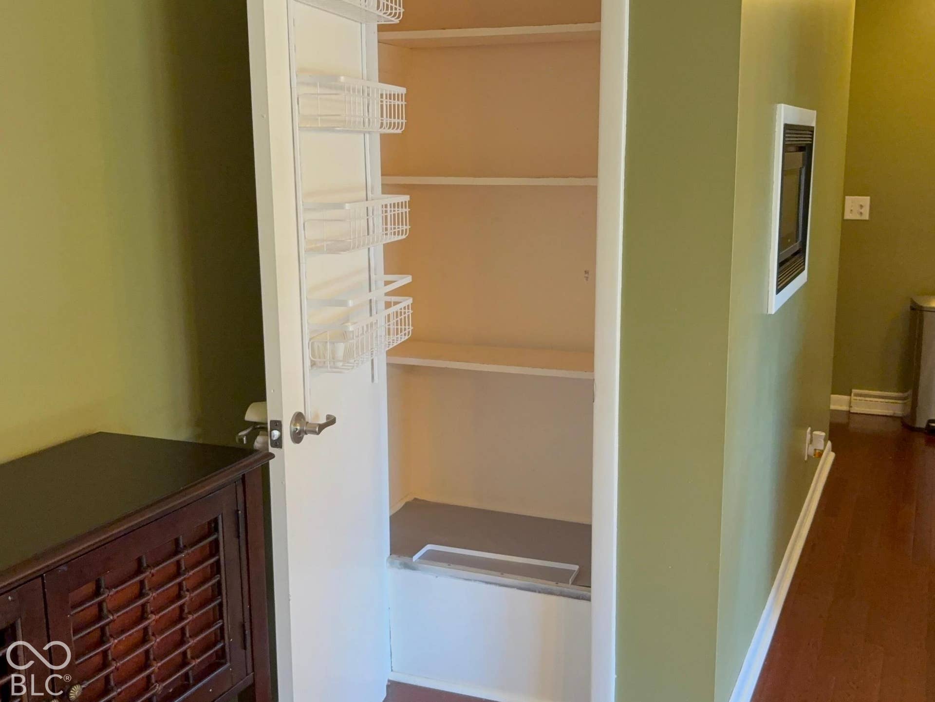 2820 Jordan Drive, Columbus, IN 47203
