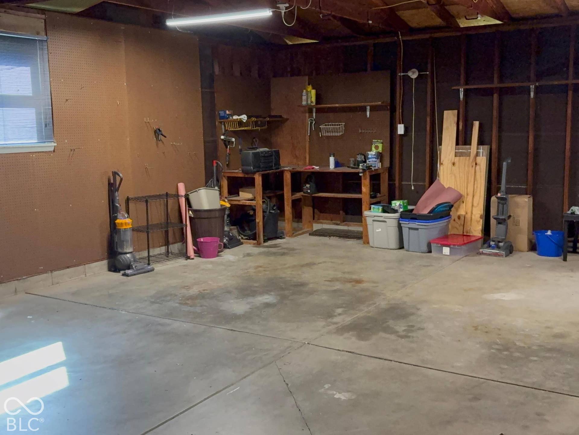 2820 Jordan Drive, Columbus, IN 47203