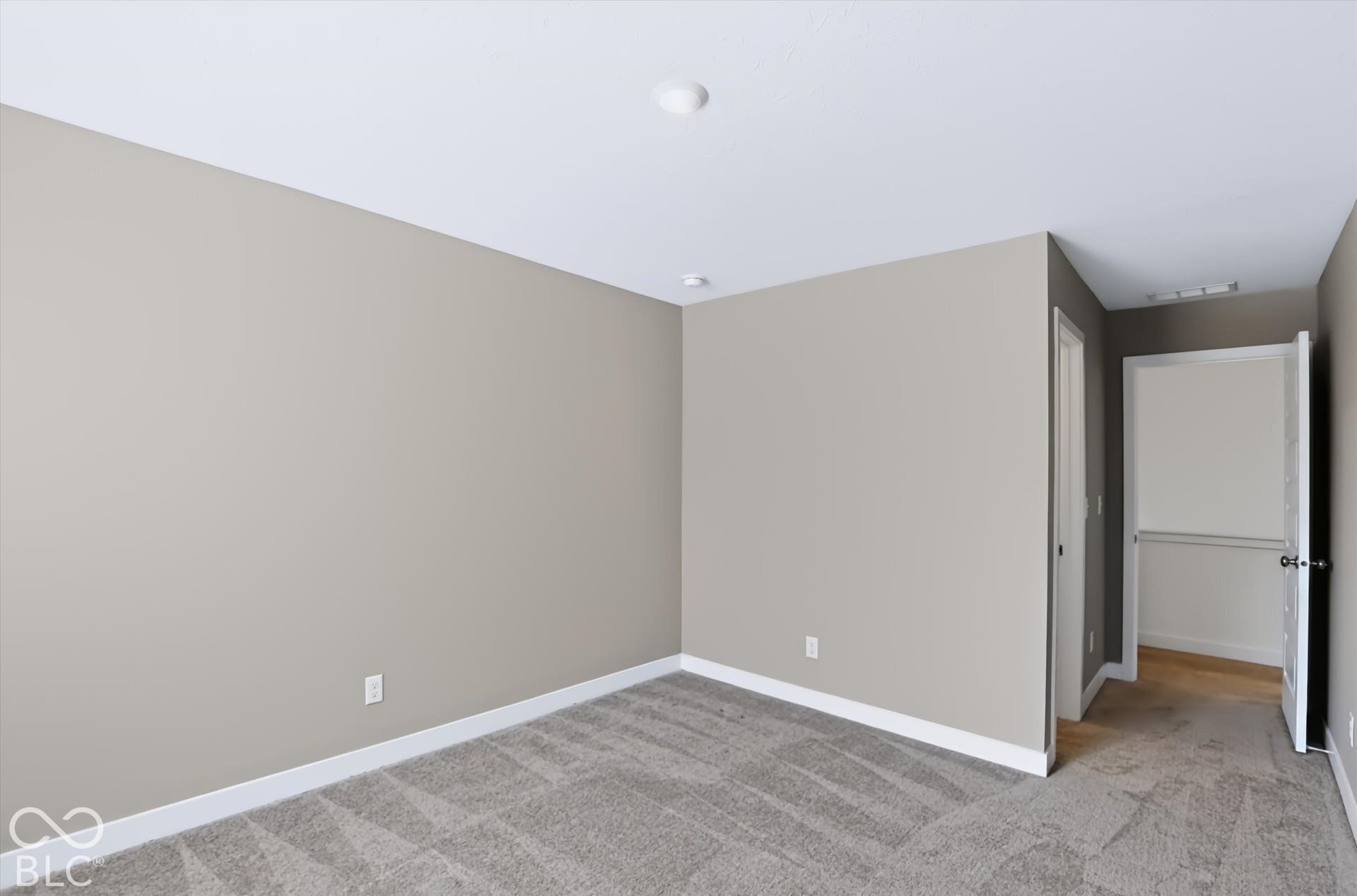 6638 Sugar Creek Lane, Whitestown, IN 46075