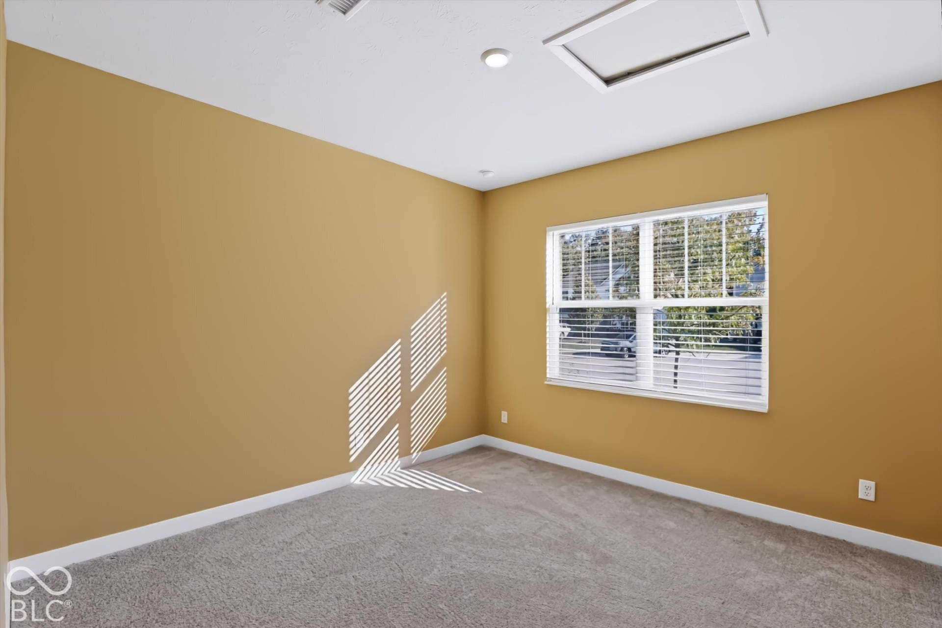 6638 Sugar Creek Lane, Whitestown, IN 46075