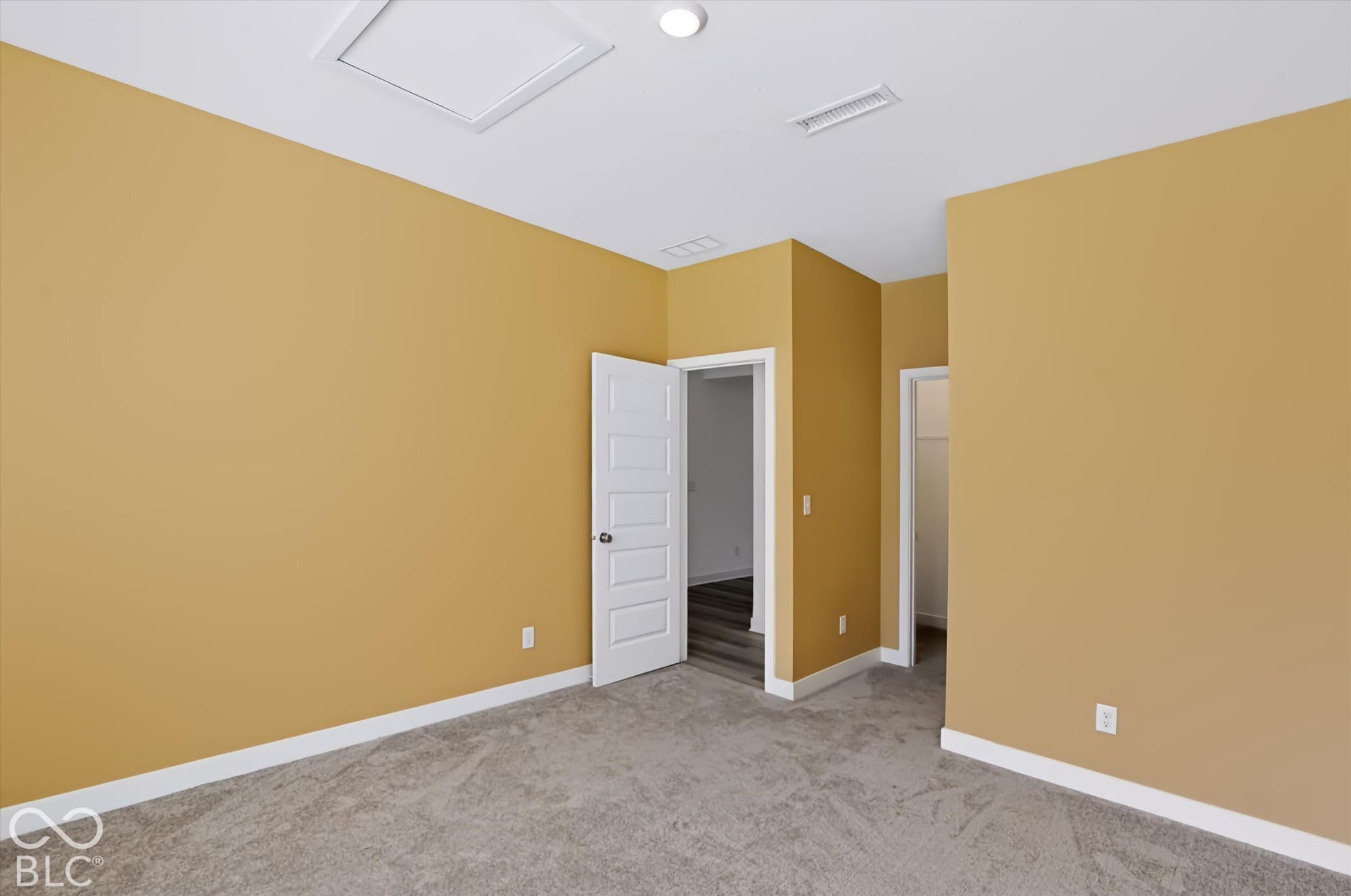 6638 Sugar Creek Lane, Whitestown, IN 46075