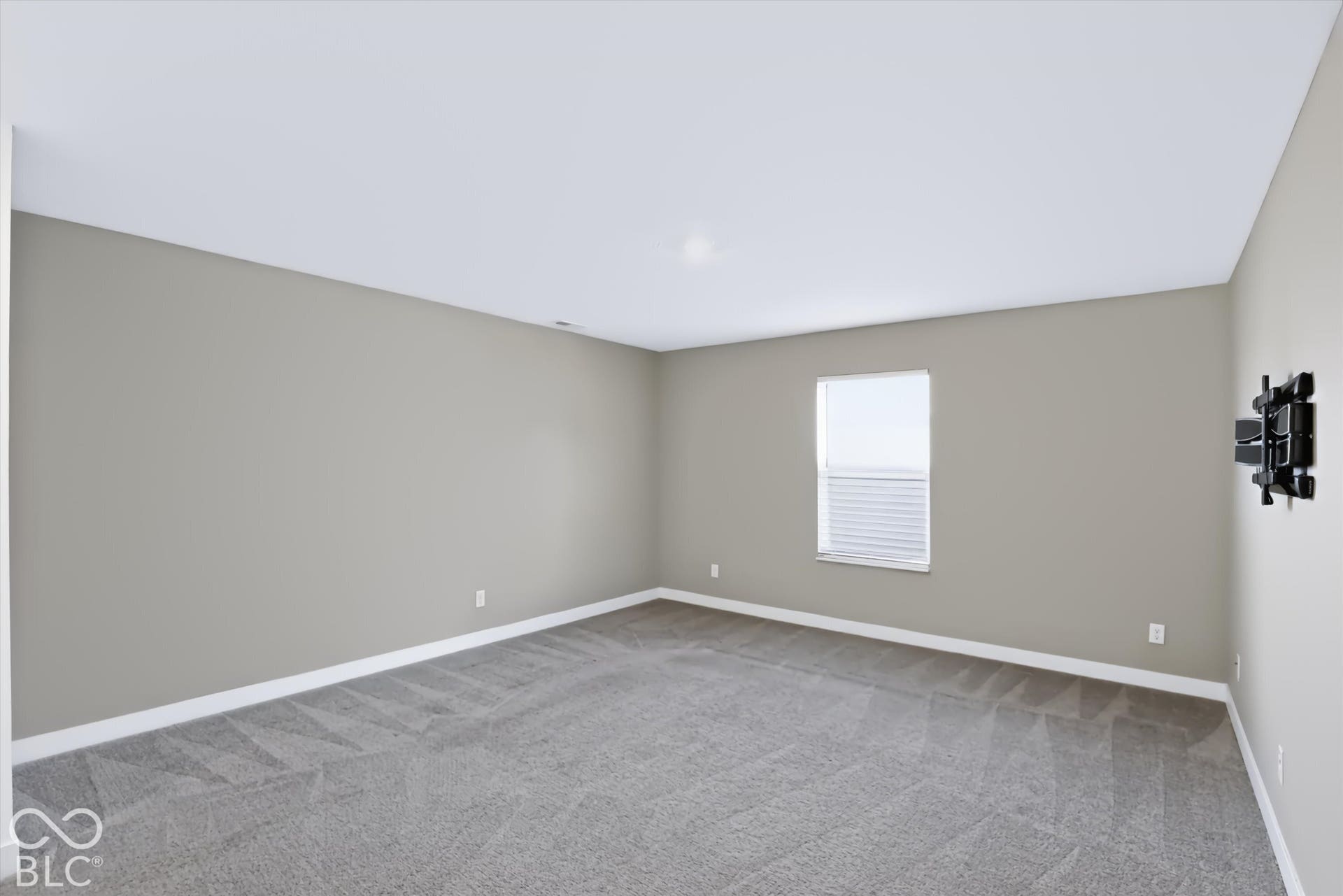 6638 Sugar Creek Lane, Whitestown, IN 46075