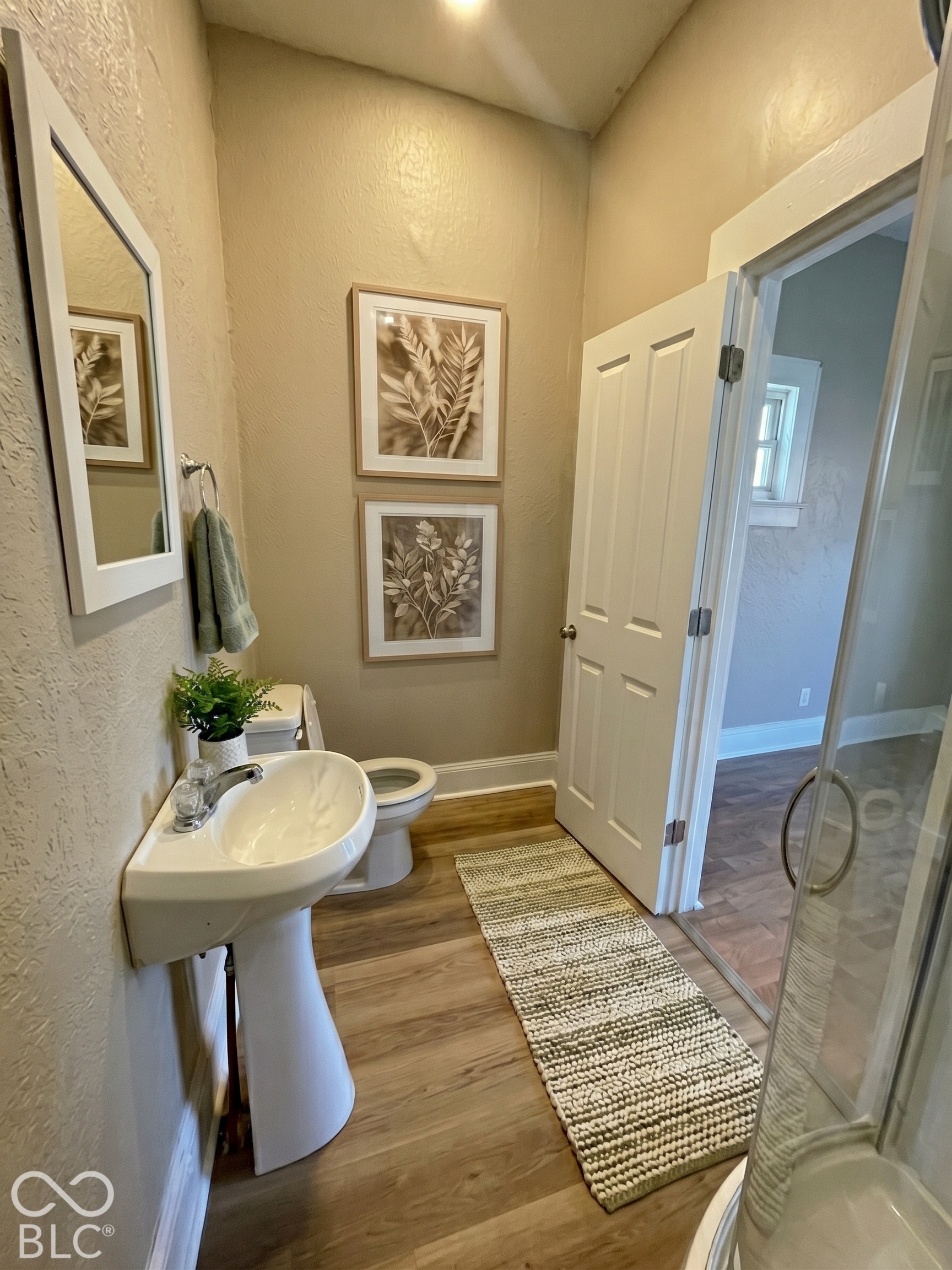 En-suite bathroom.