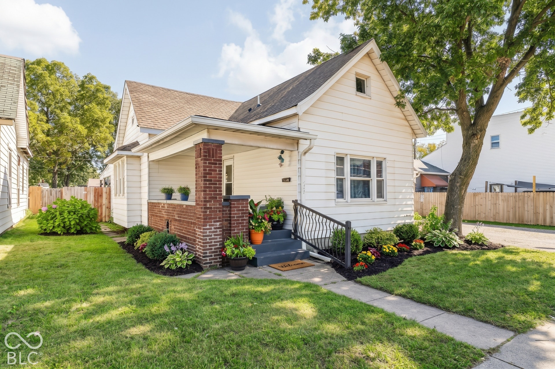 Front of home featuring a covered front porch.