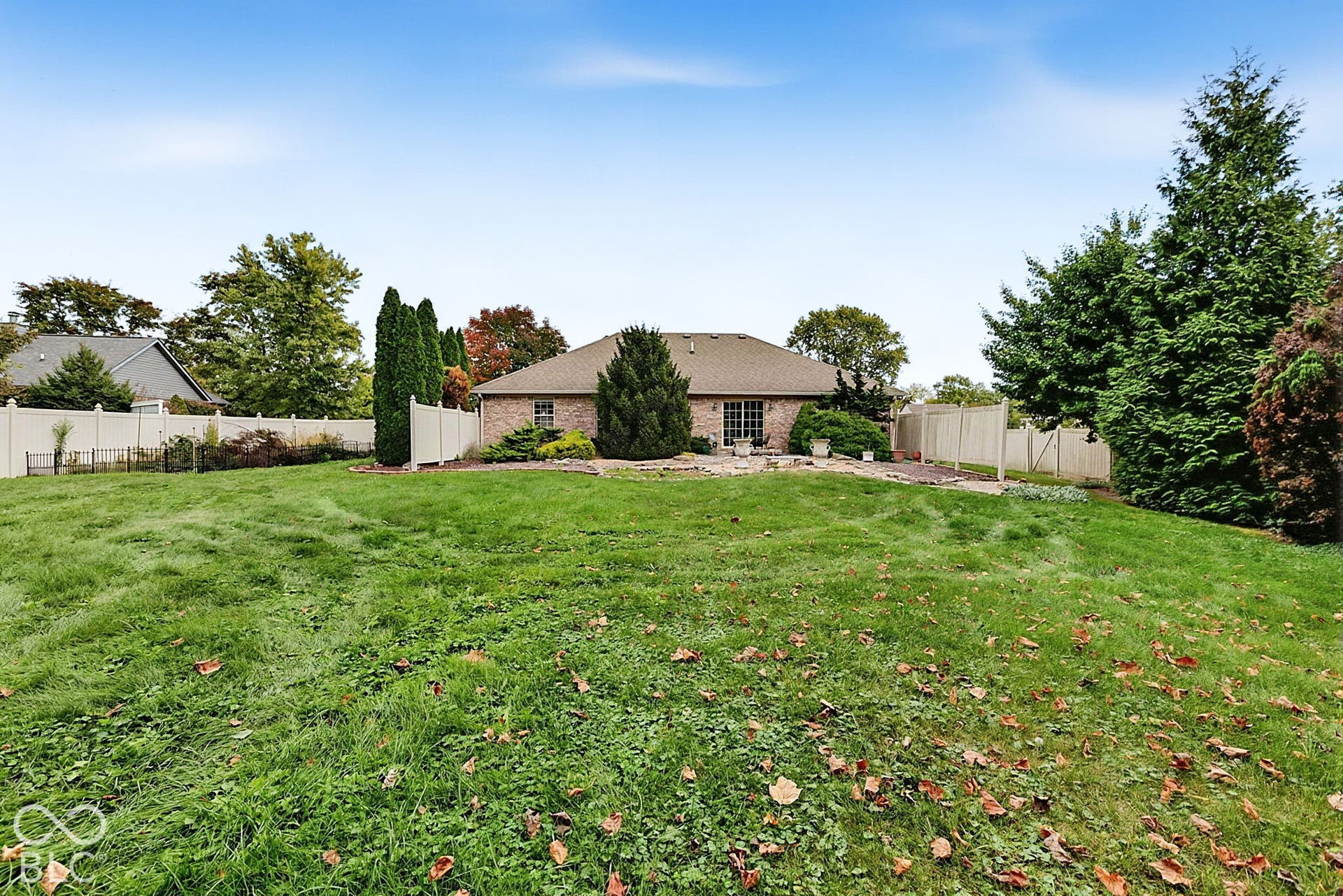 286 N Summerfield Drive N, Greenfield, IN 46140