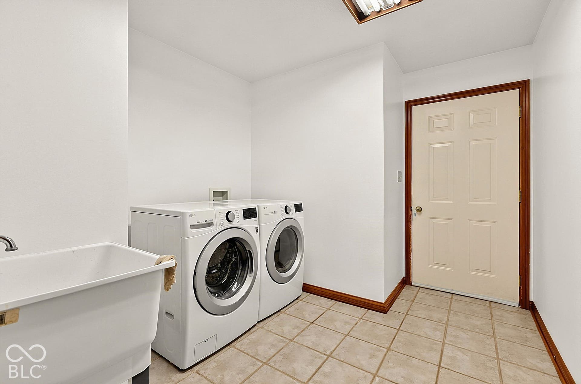 286 N Summerfield Drive N, Greenfield, IN 46140