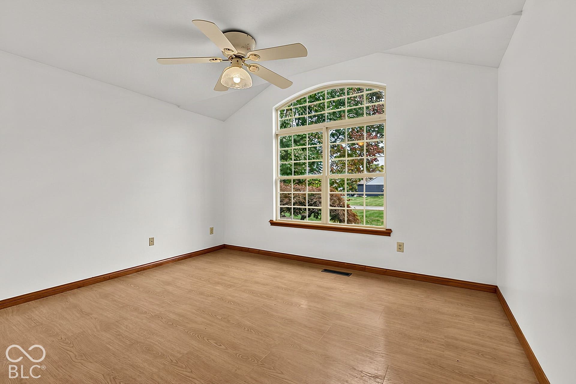 286 N Summerfield Drive N, Greenfield, IN 46140