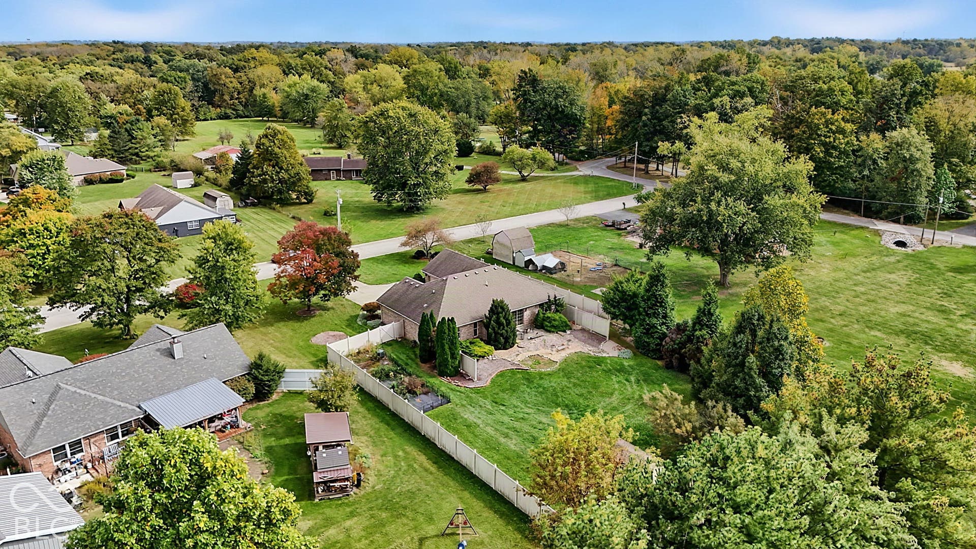 286 N Summerfield Drive N, Greenfield, IN 46140