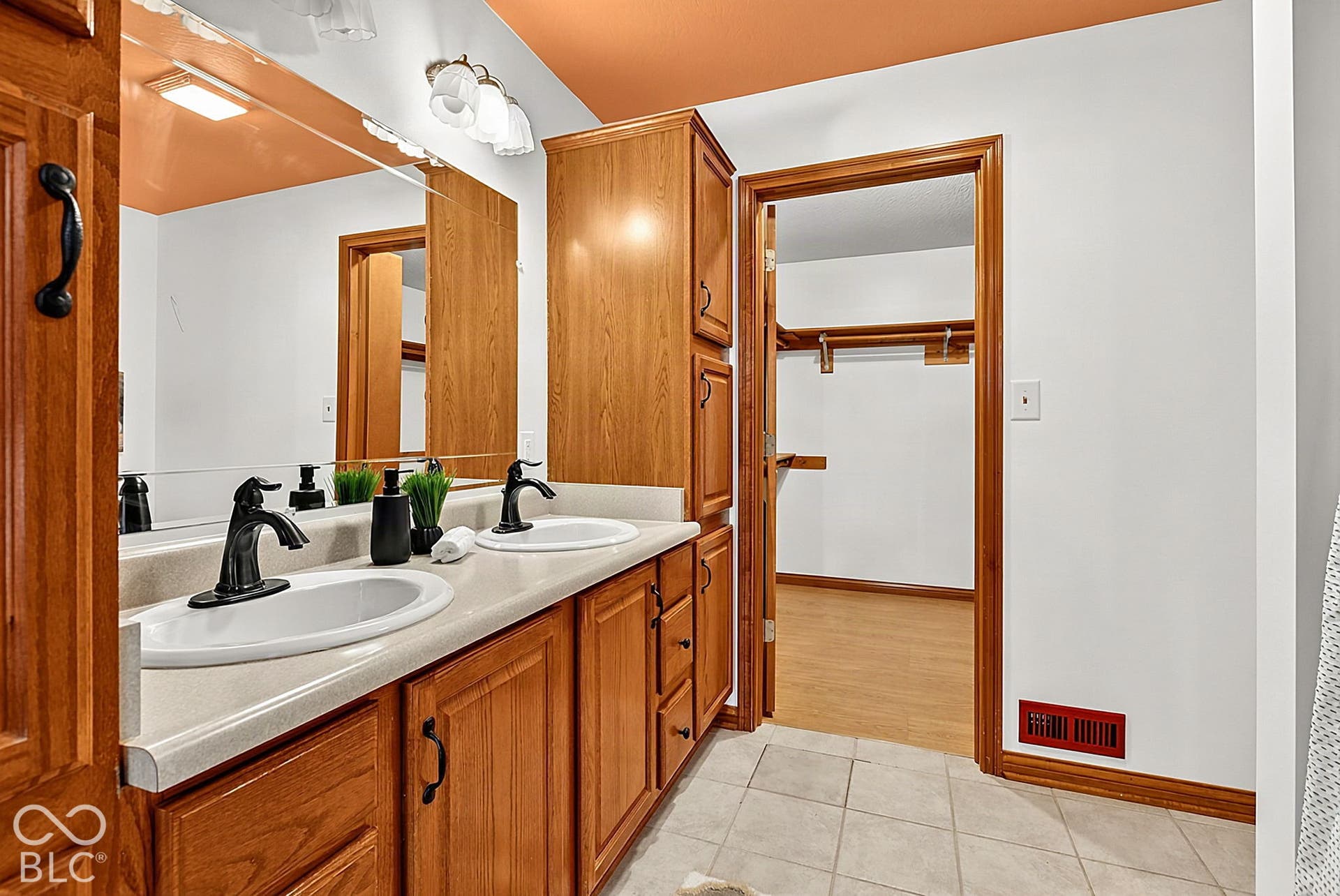 286 N Summerfield Drive N, Greenfield, IN 46140
