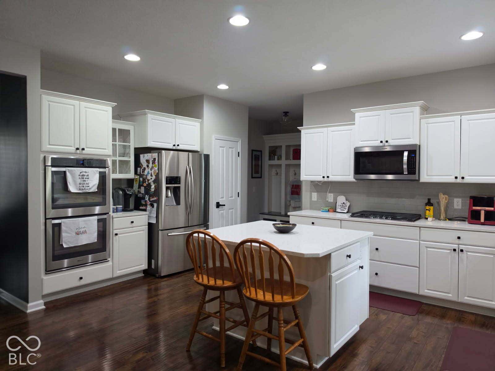 5579 W Turnbuckle Place, McCordsville, IN 46055 All appliances stay, island with storage, quartz counter tops, wood flooring.