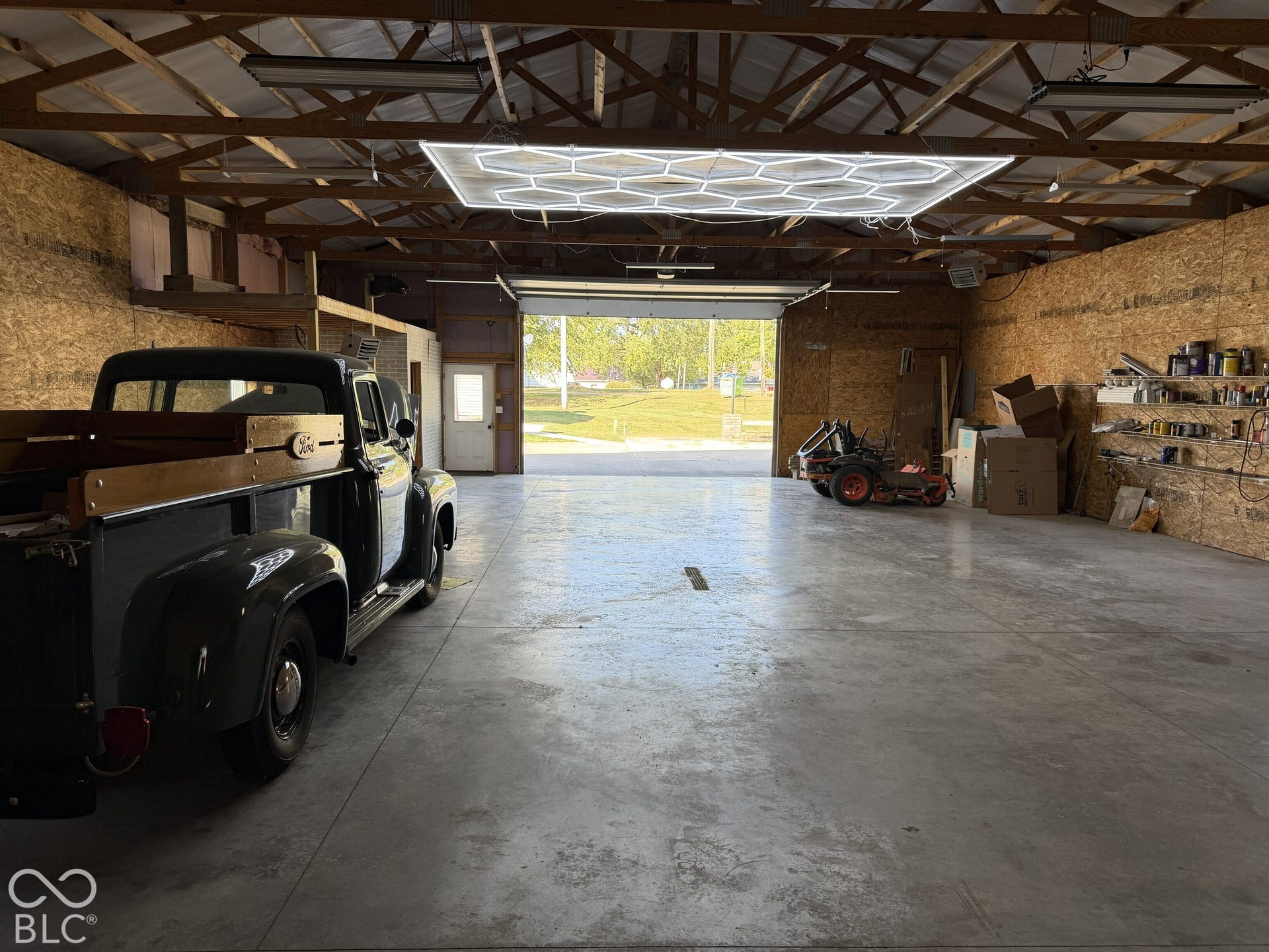 Barn/Garage/Workshop