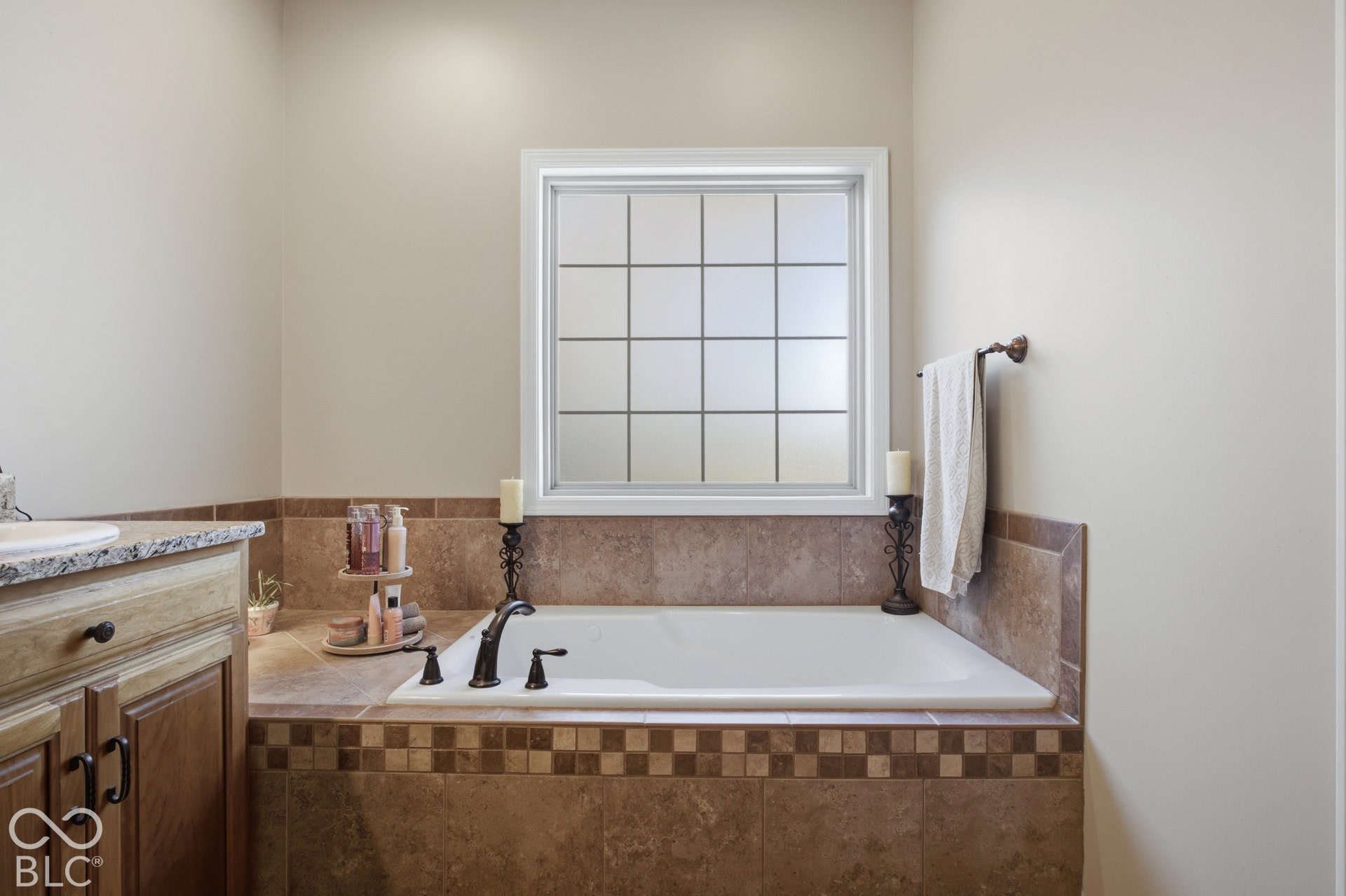 2532 Woodland Farms Drive, Columbus, IN 47201