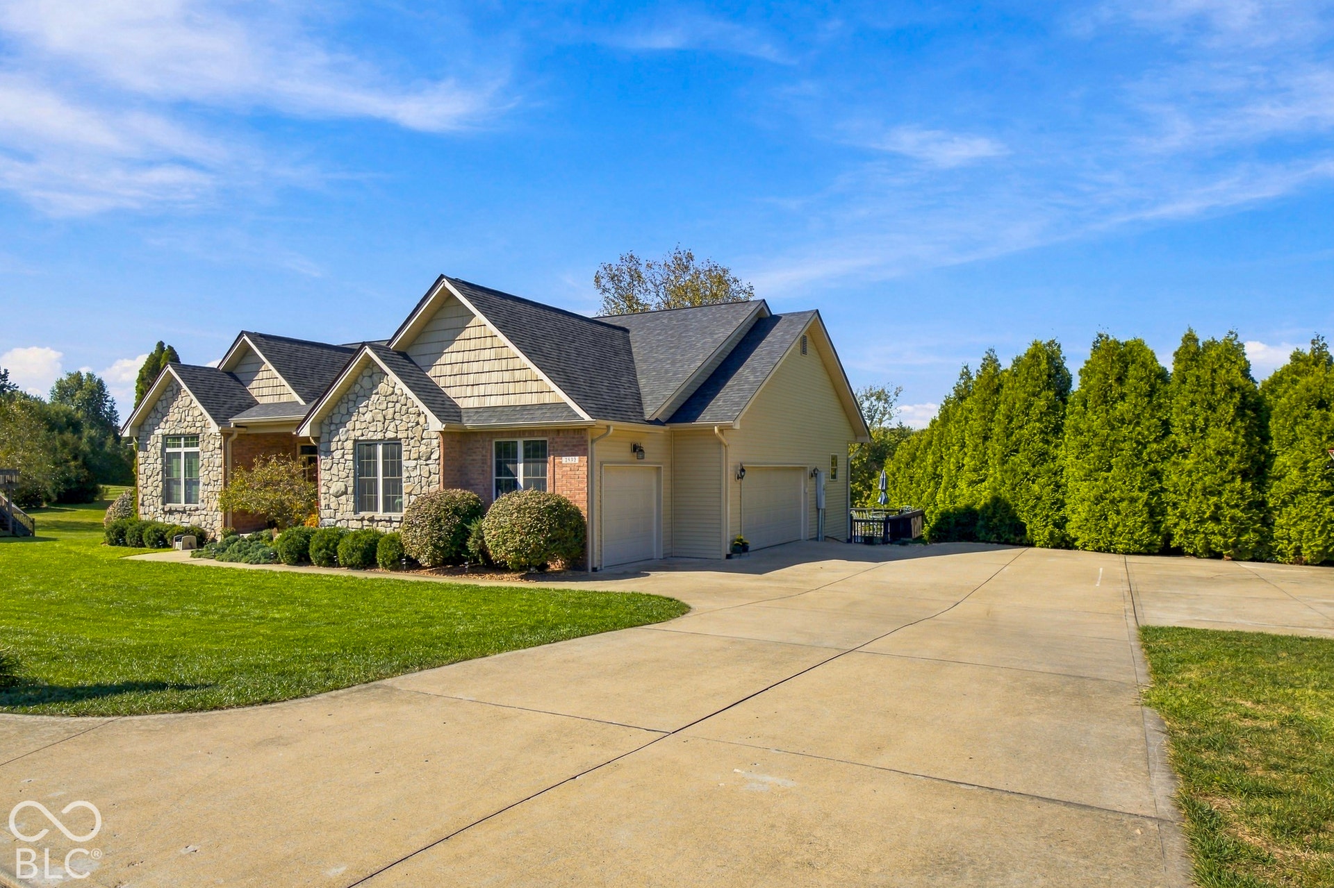 2532 Woodland Farms Drive, Columbus, IN 47201