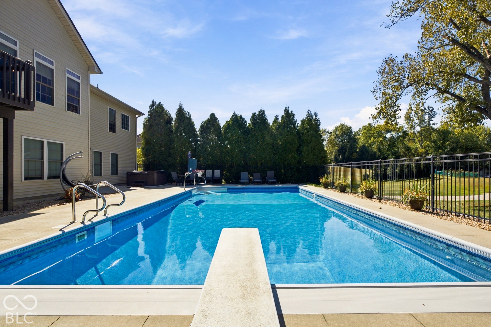2532 Woodland Farms Drive, Columbus, IN 47201