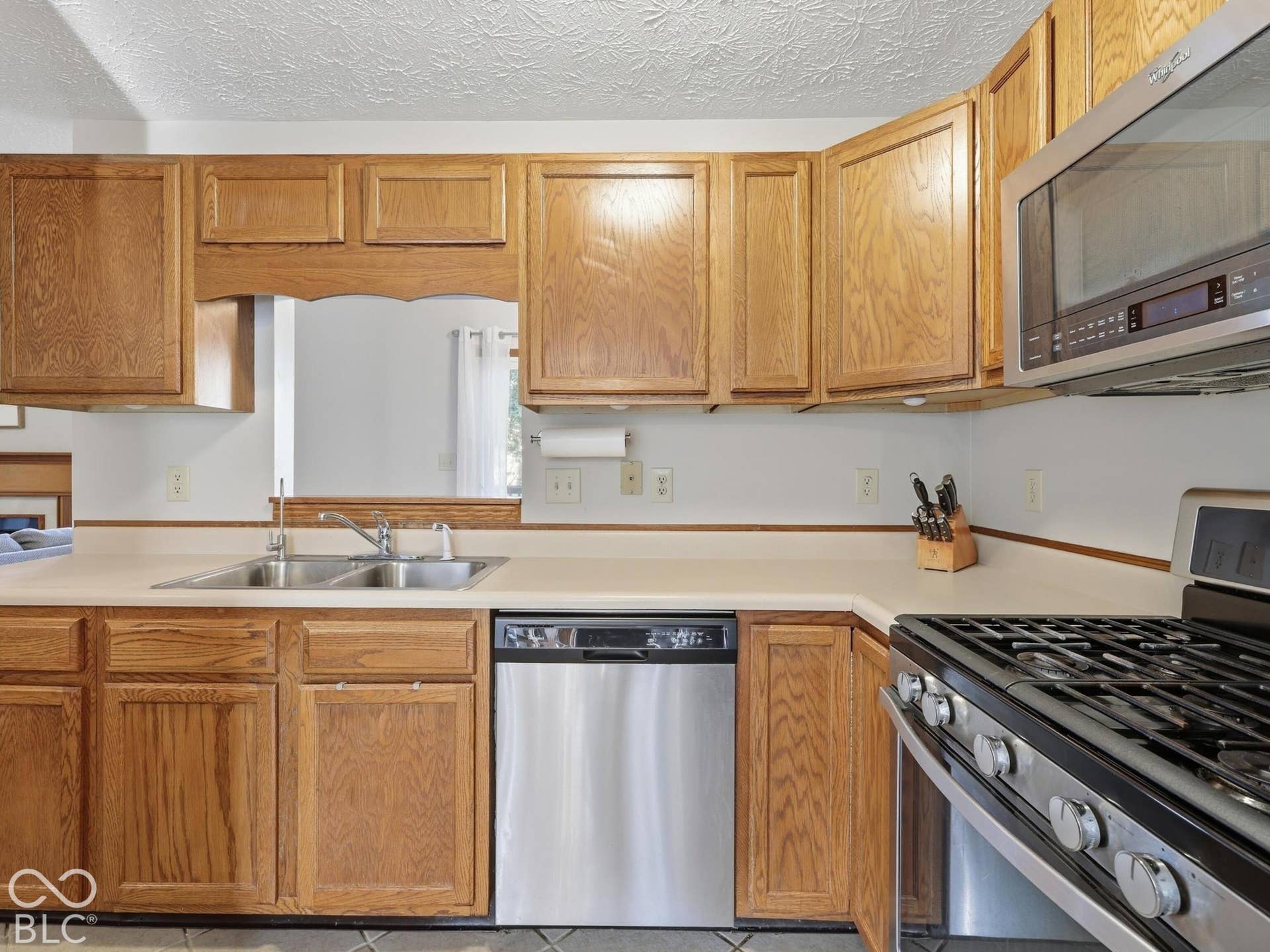6725 Wimbledon Drive, Zionsville, IN 46077
