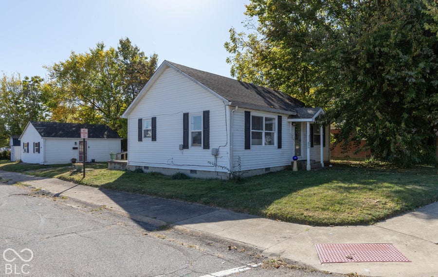 Property photo for 425 E College Avenue, Brownsburg, IN