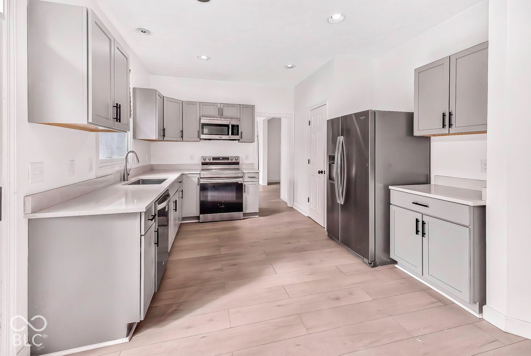 6743 Bluffgrove Drive, Indianapolis, IN 46278 6743 Bluffgrove Drive, Indianapolis, IN 46278