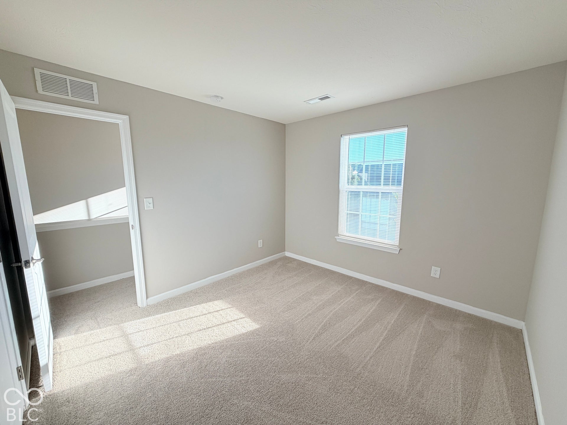652 Classic Lane, Greenwood, IN 46143 Neutral wall color, carpet flooring, and a single window
