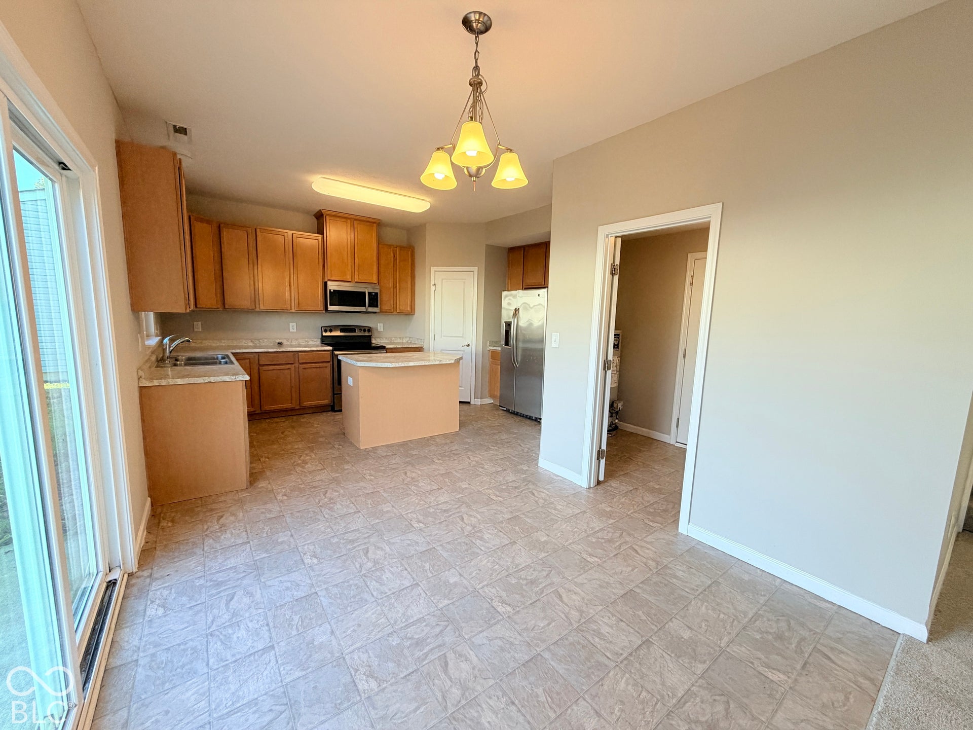652 Classic Lane, Greenwood, IN 46143 Kitchen