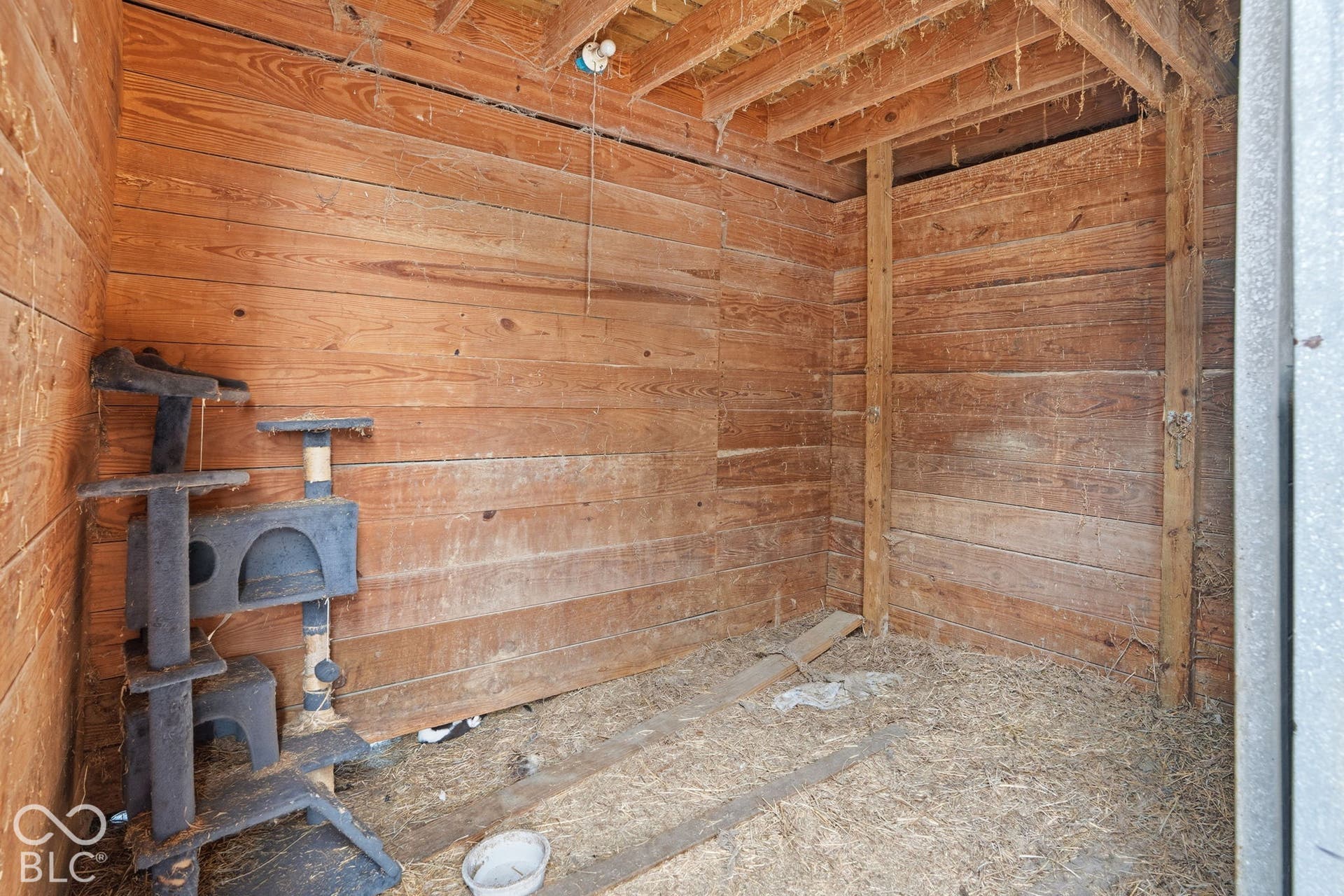 4937 E Edgewood, Indianapolis, IN 46237 Dedicated horse stall inside the on-site barn, a major bonus for buyers searching for residential acreage with equestrian possibilities.