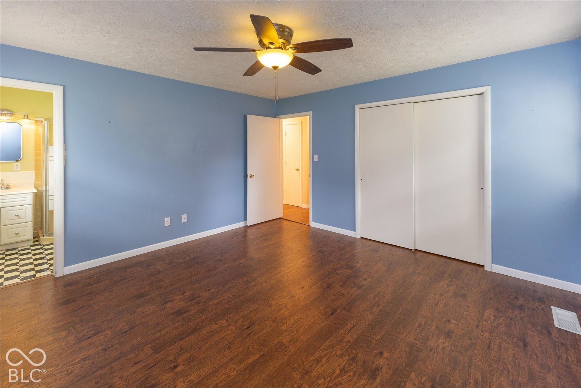 primary bedroom with ensuite bathroom