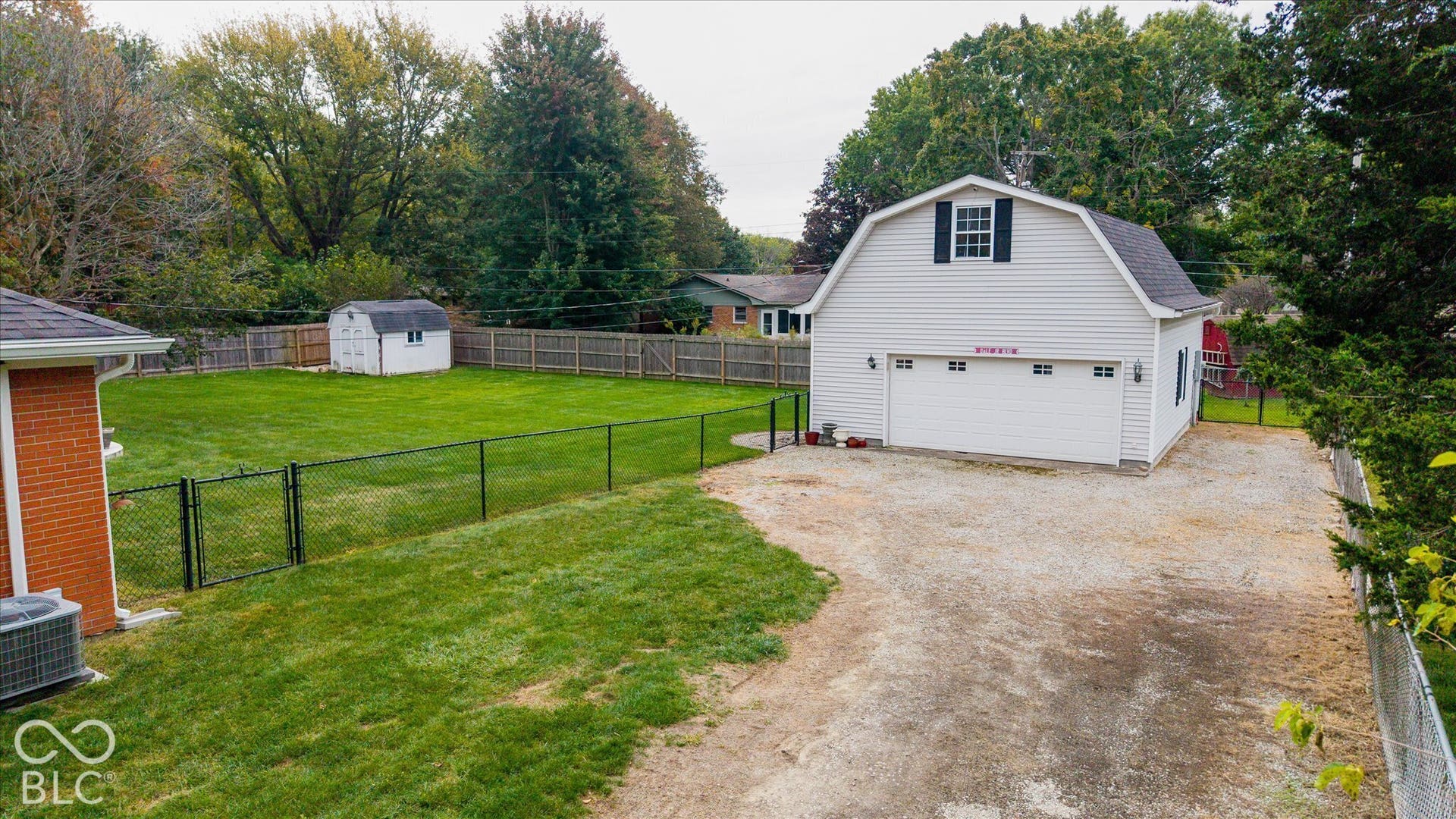 Barn/garage with loft