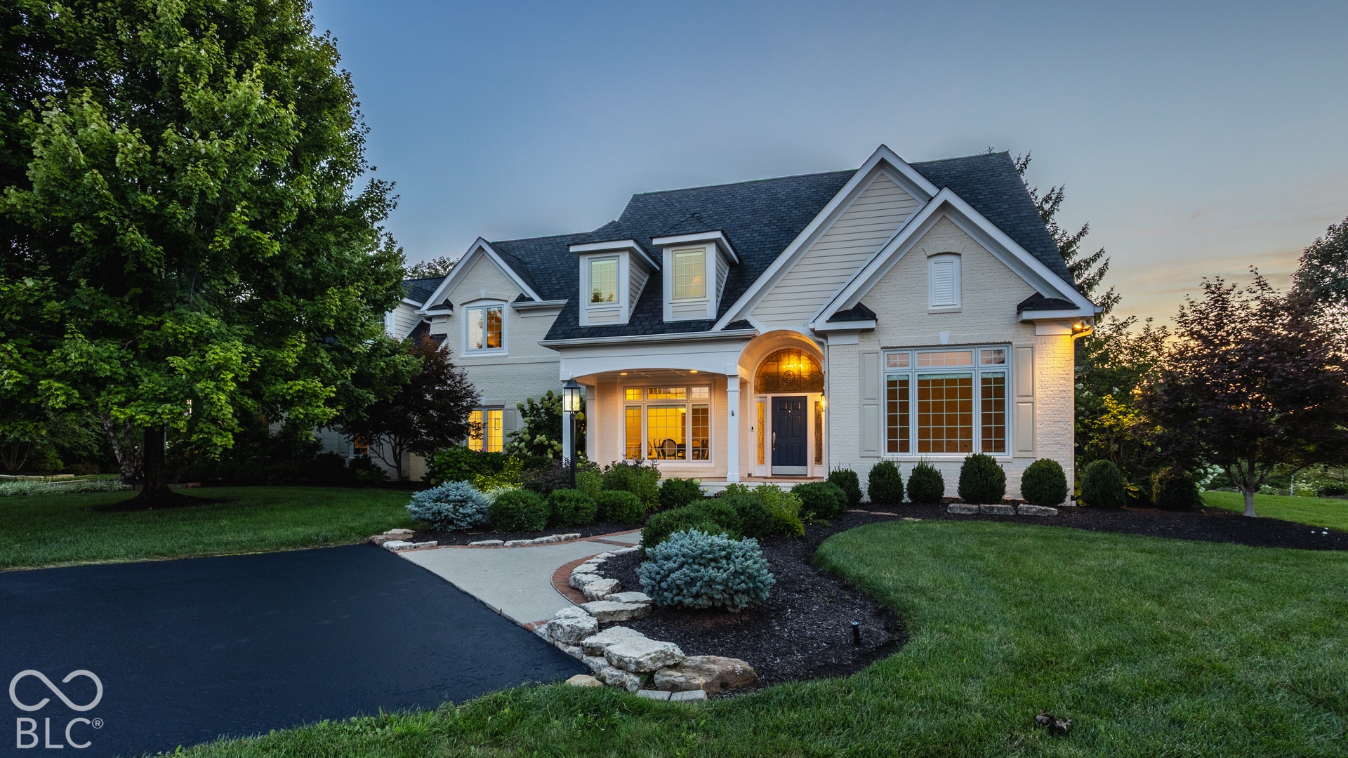 2 Stone Wall Lane, Zionsville, IN 46077