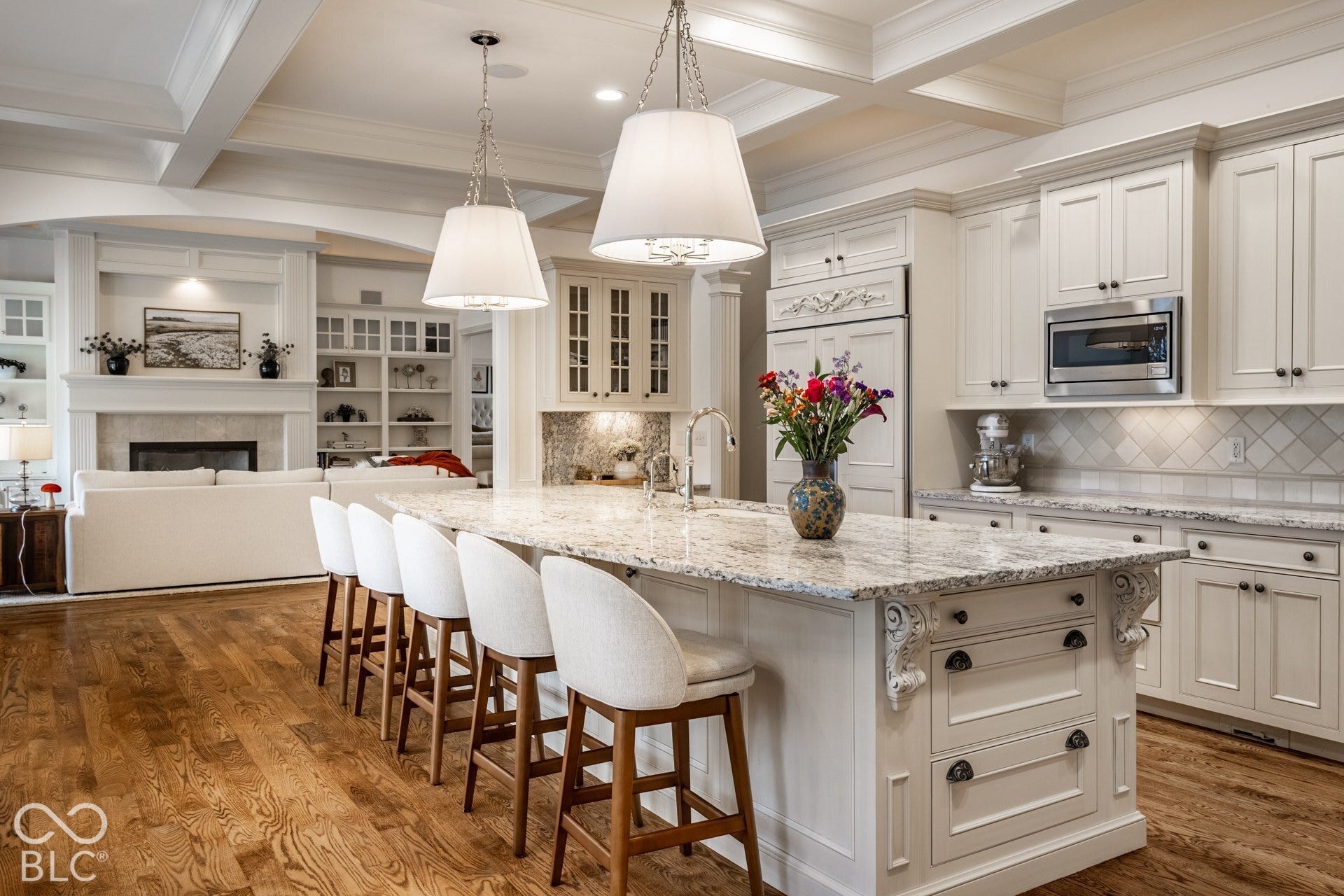 2 Stone Wall Lane, Zionsville, IN 46077