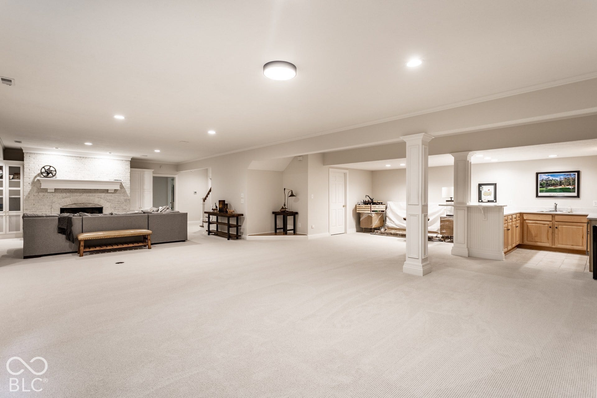 2 Stone Wall Lane, Zionsville, IN 46077
